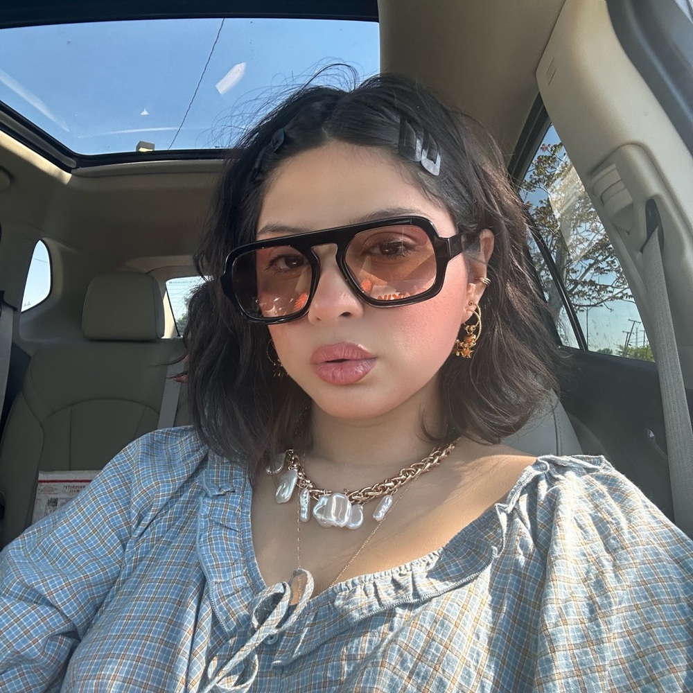 Meet your Posher, Ashley